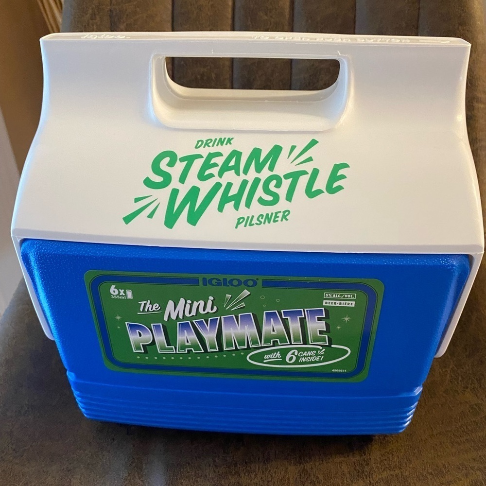 Steam Whistle Pilsner x Igloo Mini Playmate Cooler - Blue & White (Holds 6 Cans)